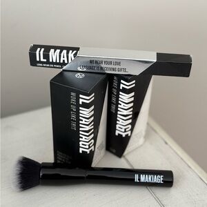 IL MAKIAGE foundation (2), brush and eye liner pencil